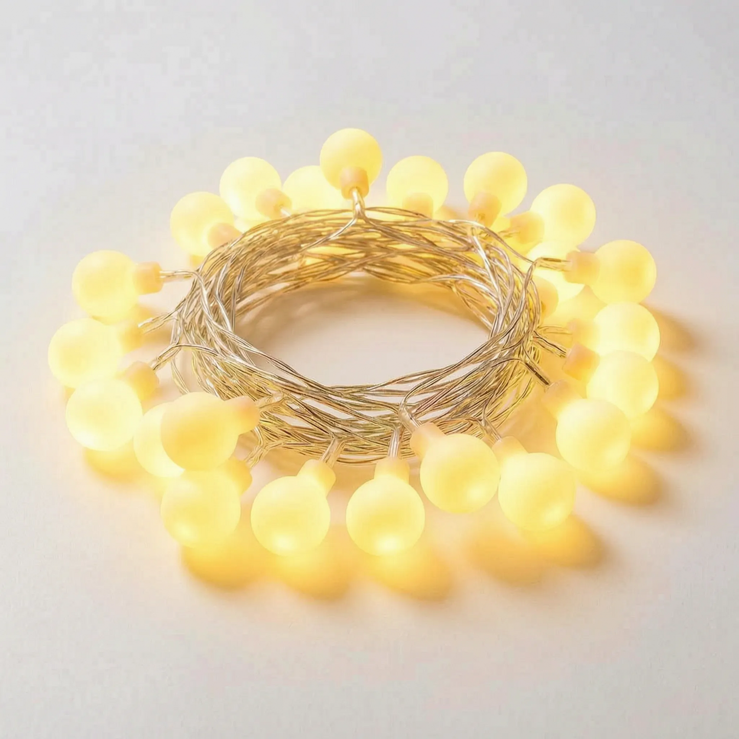 Kugelförmige LED Lichterkette - Lumoria
