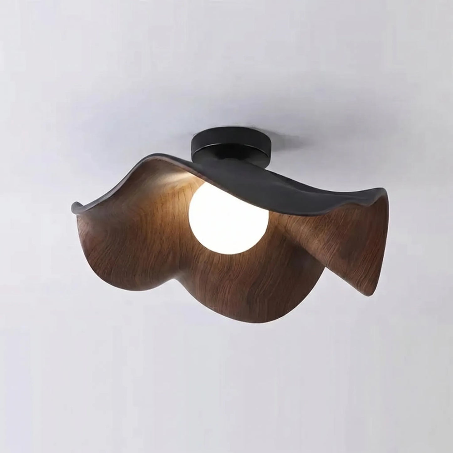 Lotus-Shaped Sculptural Ceiling Light - Lotuseil
