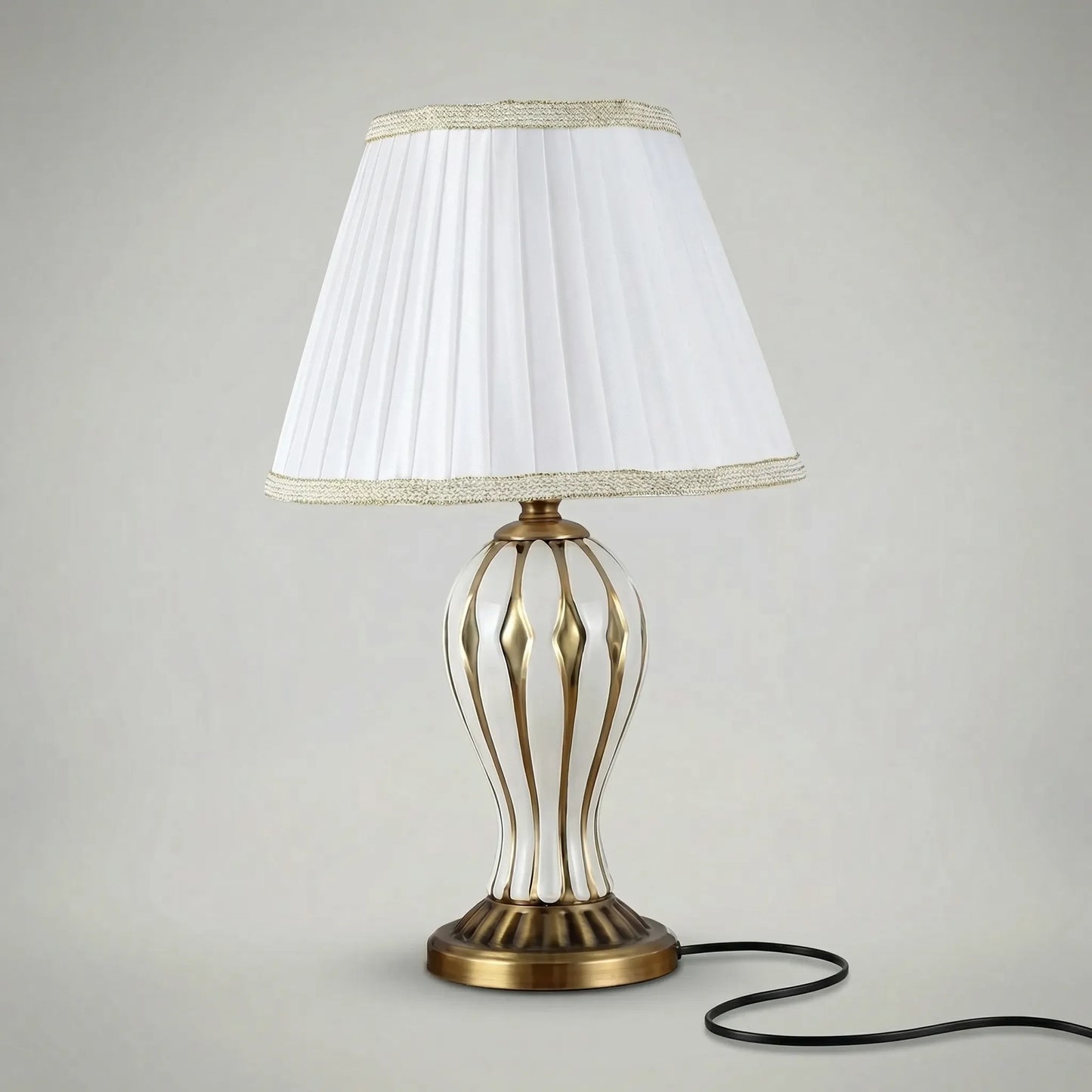 Vintage-Style Ceramic Table Lamp - Claremoor