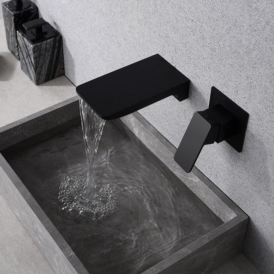 Sensor Wandhahn mit Wasserfallauslauf – Fluxis