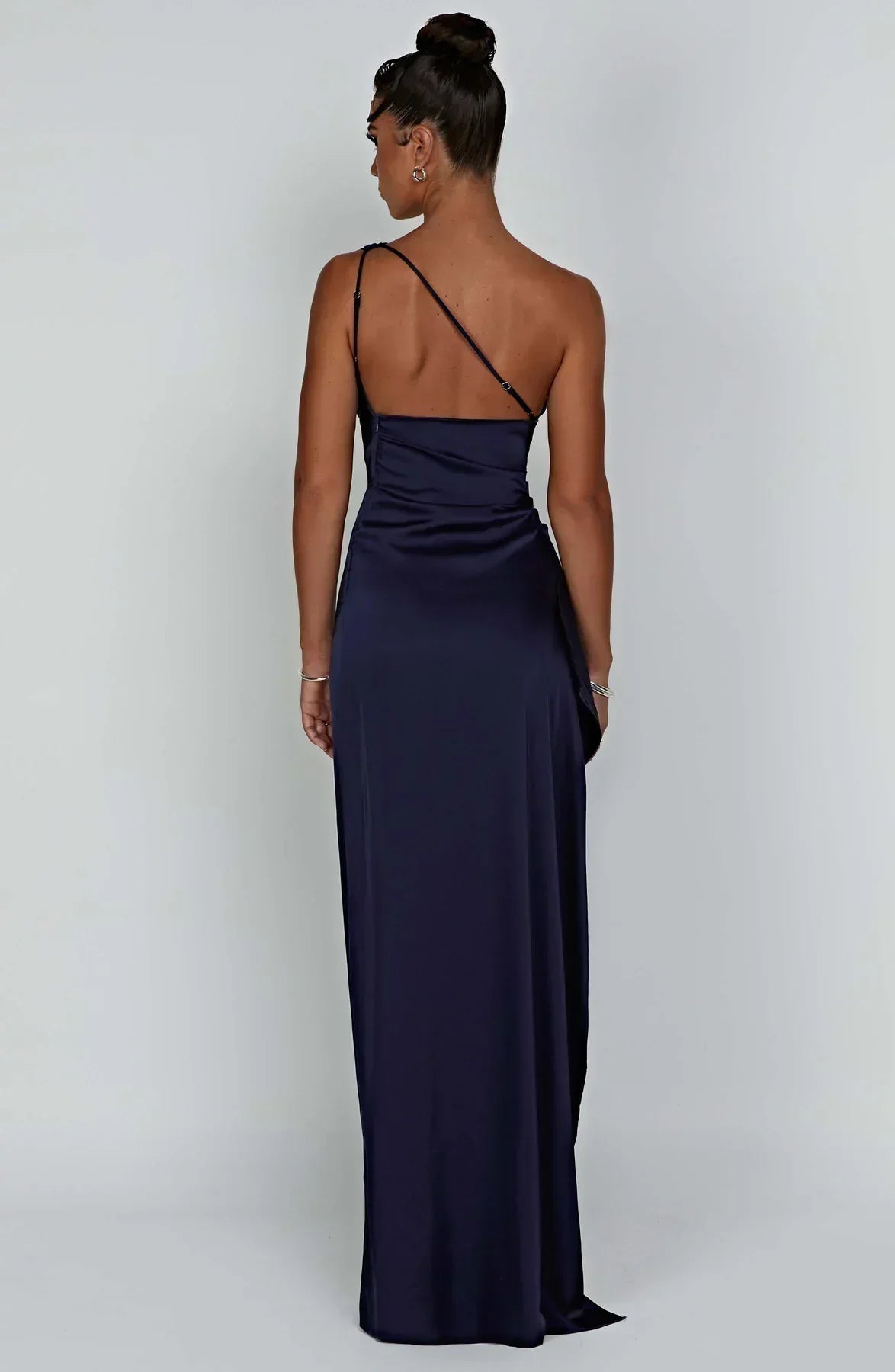 Satinstreifenabendkleid mit einem Schulterträger - Vivienne