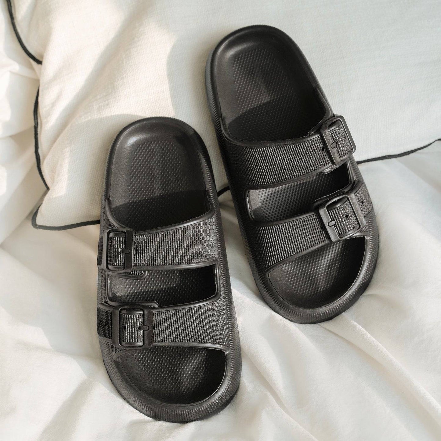 Bequeme Pillow-Slides mit weicher Sohle – Livia
