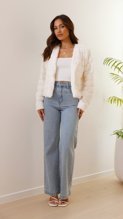 Luxuriöse Damen-Crop-Jacke – Veloura