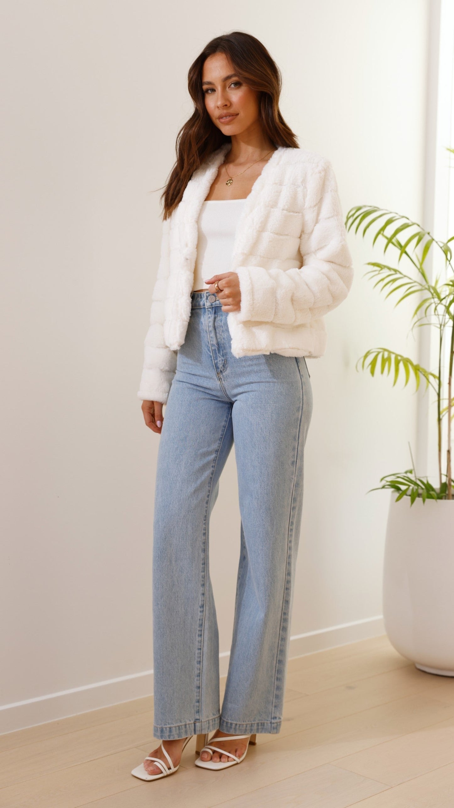 Luxuriöse Damen-Crop-Jacke – Veloura