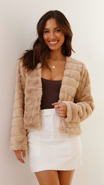 Luxuriöse Damen-Crop-Jacke – Veloura