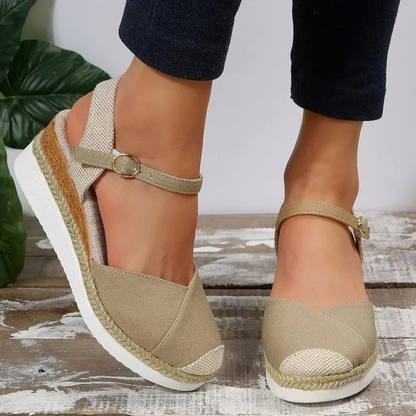 Damen Sandalen mit Schnallenverschluss und Geschlossenem Zeh – Isabelle