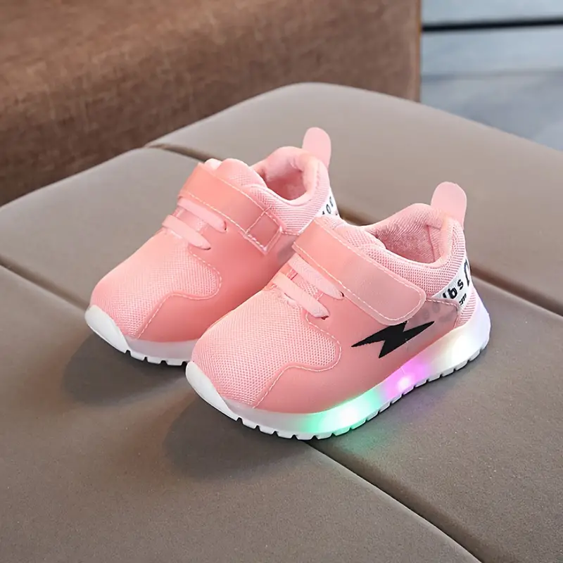 Bequeme Kleinkinderschuhe mit LED-Beleuchtung - GlowSteps