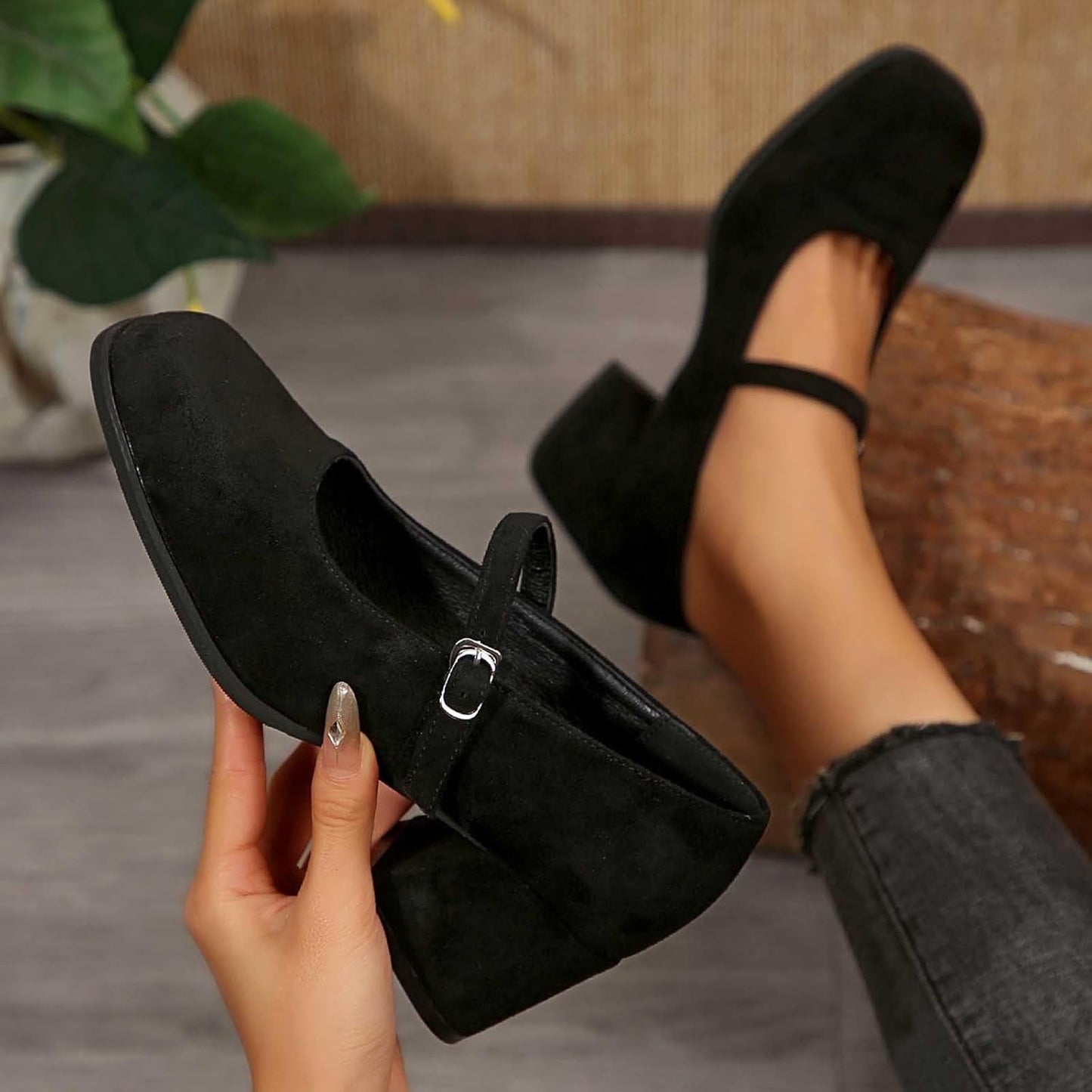 Wildleder Pumps mit Schnalle – Lena Oktoberfest 2025