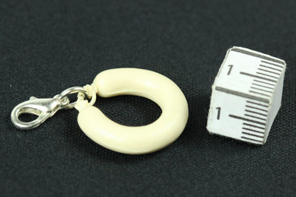 Weißwurst Charm Anhänger (2er-Set) – WeißwurstDuo Oktoberfest 2025