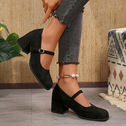 Wildleder Pumps mit Schnalle – Lena Oktoberfest 2025