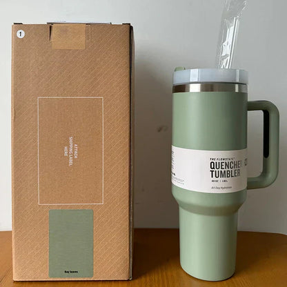 Vakuumisolierter Becher mit Deckel und Strohhalm – ThermoTumbler