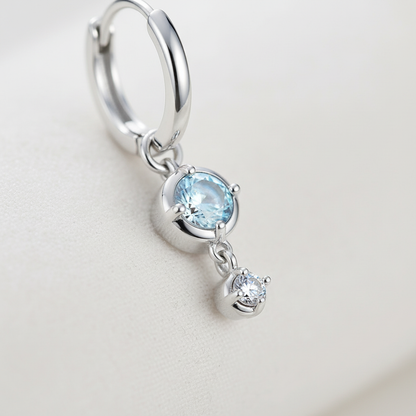 Asymmetrische Feder-Ohrringe - FeatherCharm