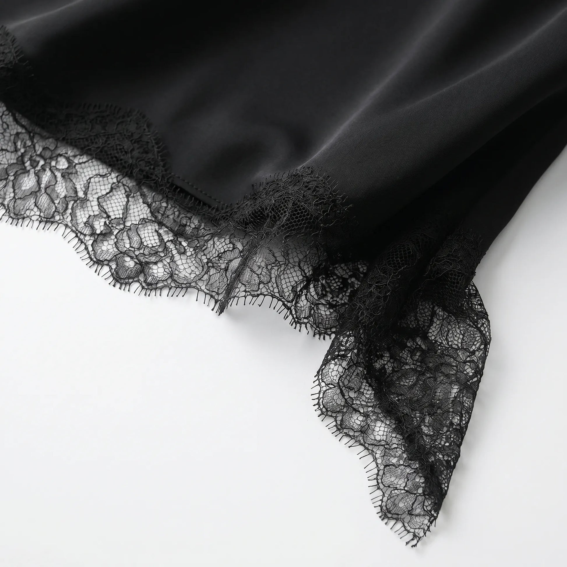 Asymmetrisches Slipkleid Mit Transparenten Details -  Mable