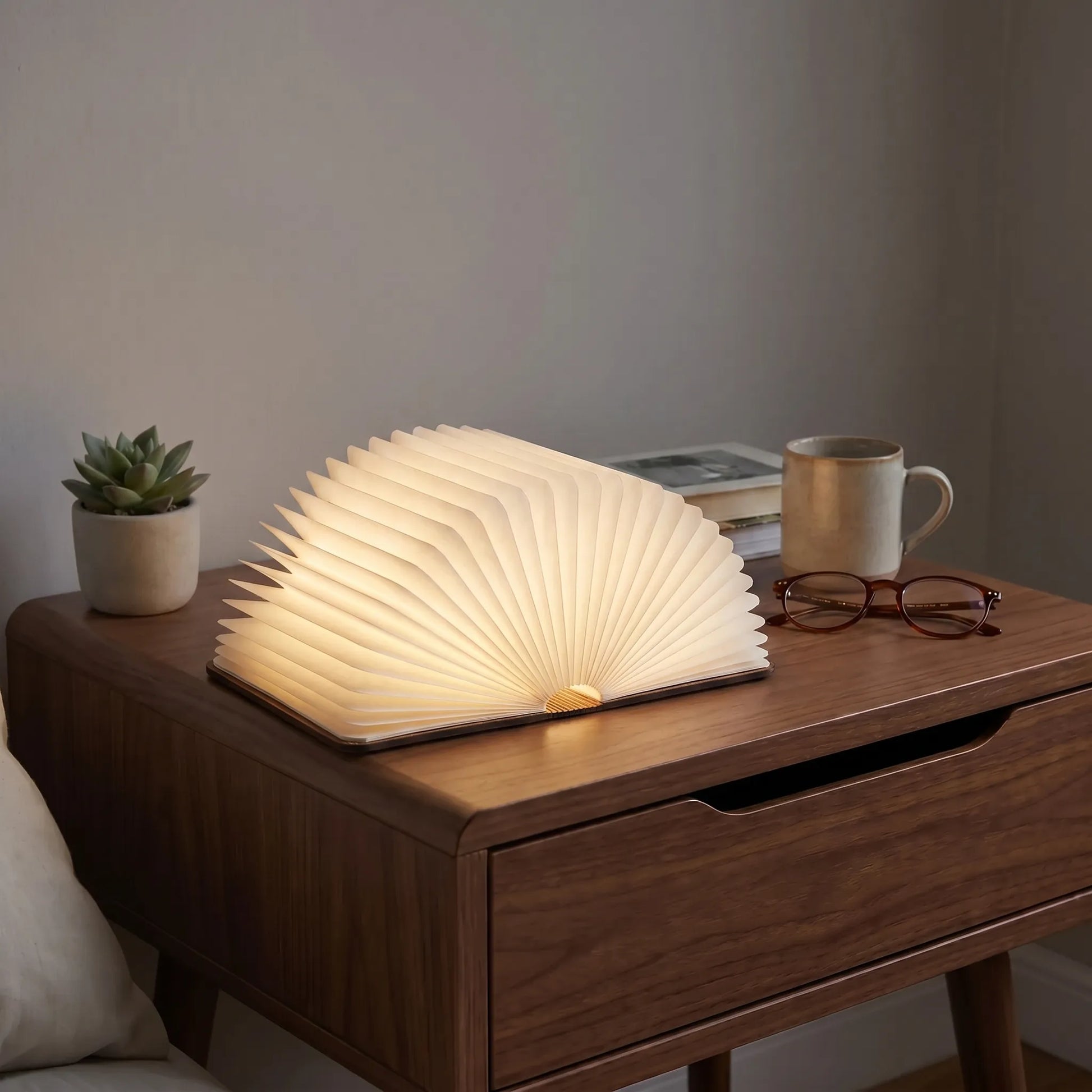 Book Shaped Table Lamp -  Lumitome