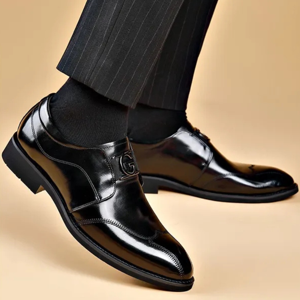 Schwarze Herren-Lacklederschuhe, elegantes Design, formelle Anzugschuhe, glänzend.