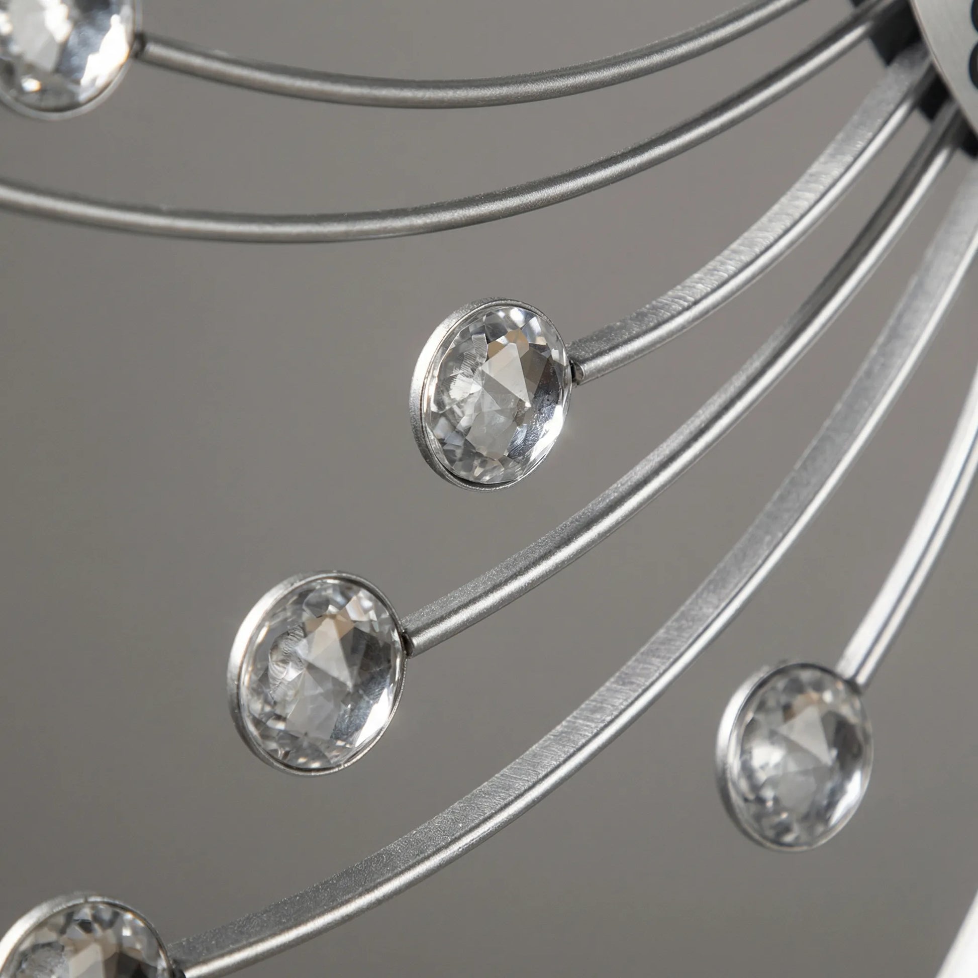 Dekorative Wanduhr Im Sonnenstrahl-Design - Solistra