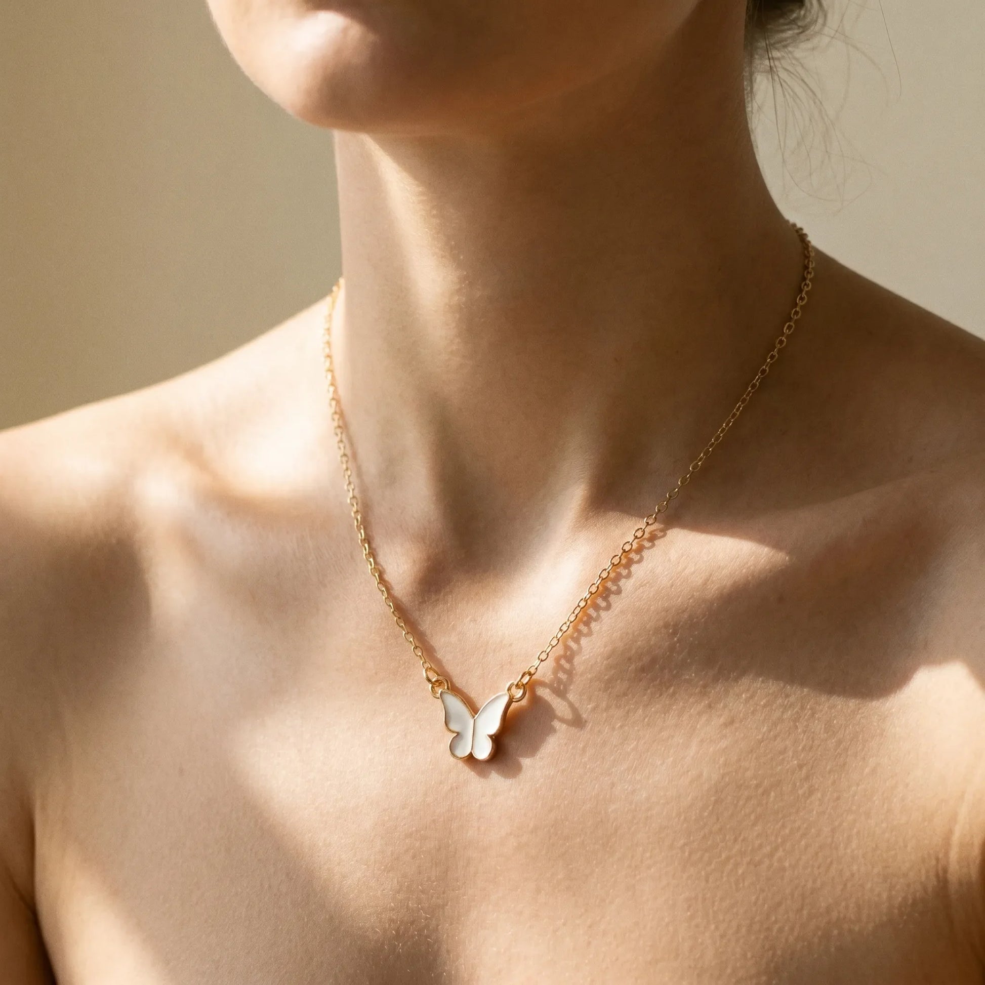 Feingliedrige Kette Mit Schmetterlingsanhänger - Maripell
