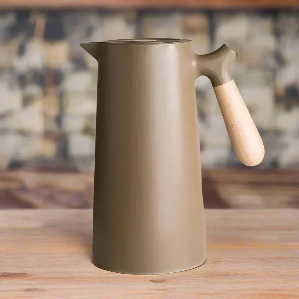 Stilvolle Thermosflasche mit langanhaltender Wärme- & Kälteisolierung – NordicTherm