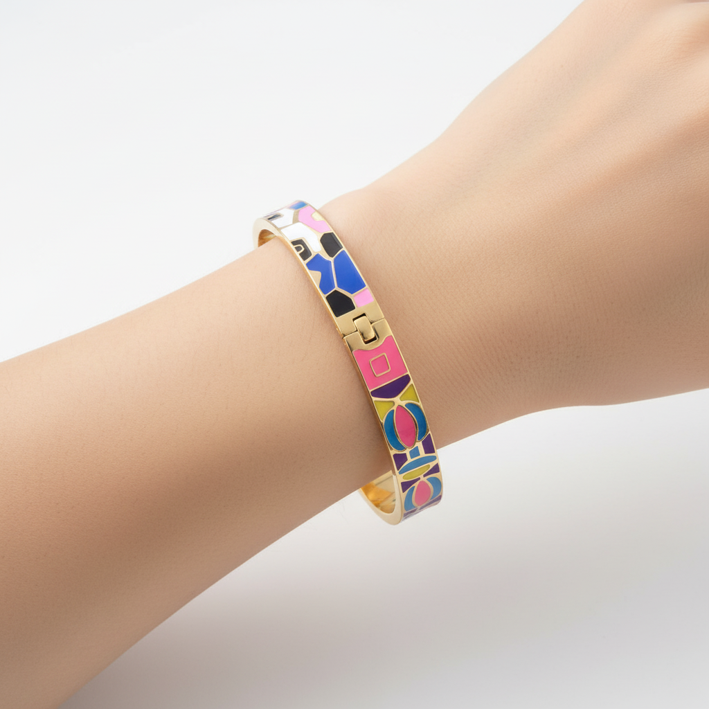 Goldfarbener Edelstahlarmreif - GlamourBangle