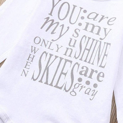 Baby-Outfit mit Spruch & Rüschenhose – HerbstzauberSet