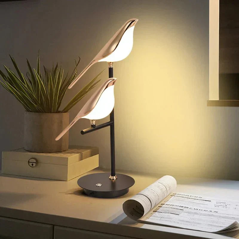 LED Tischlampe mit stilvollem Design - AvaBird