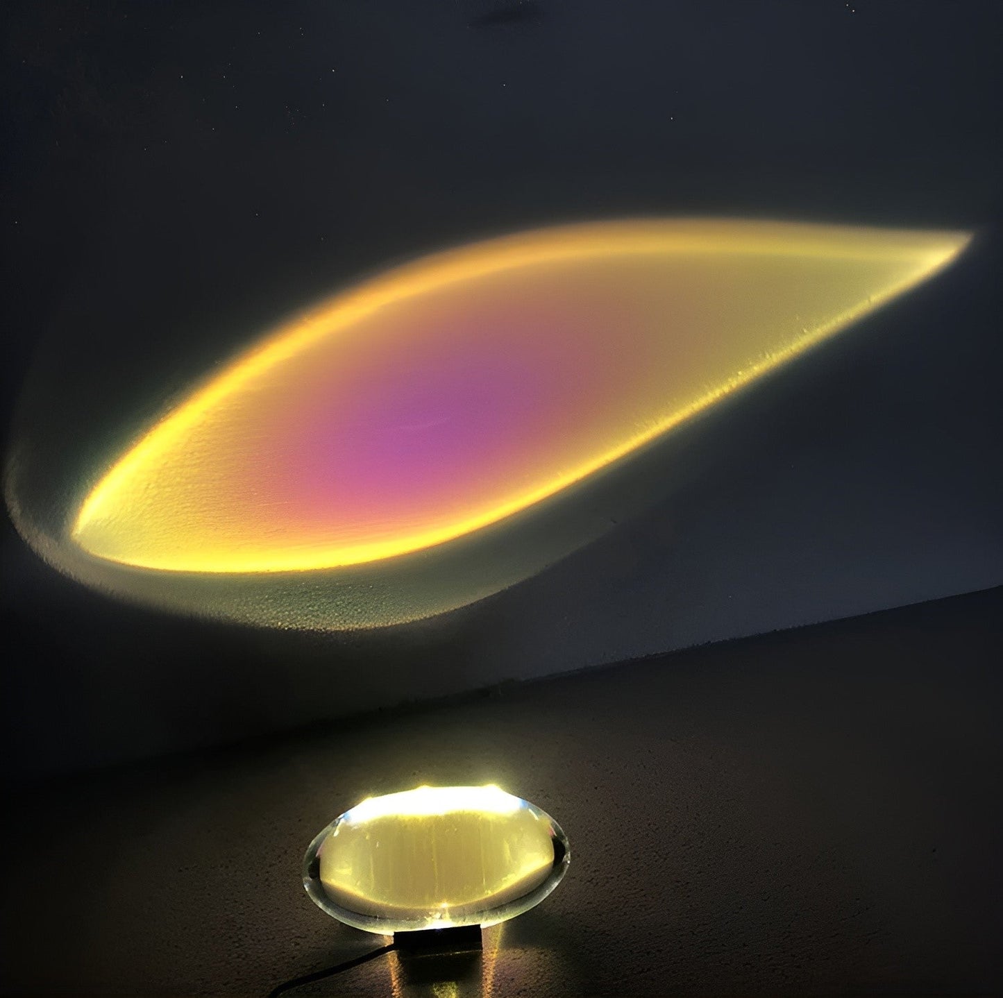 Prismatische Projektionslampe mit LED – Lunara