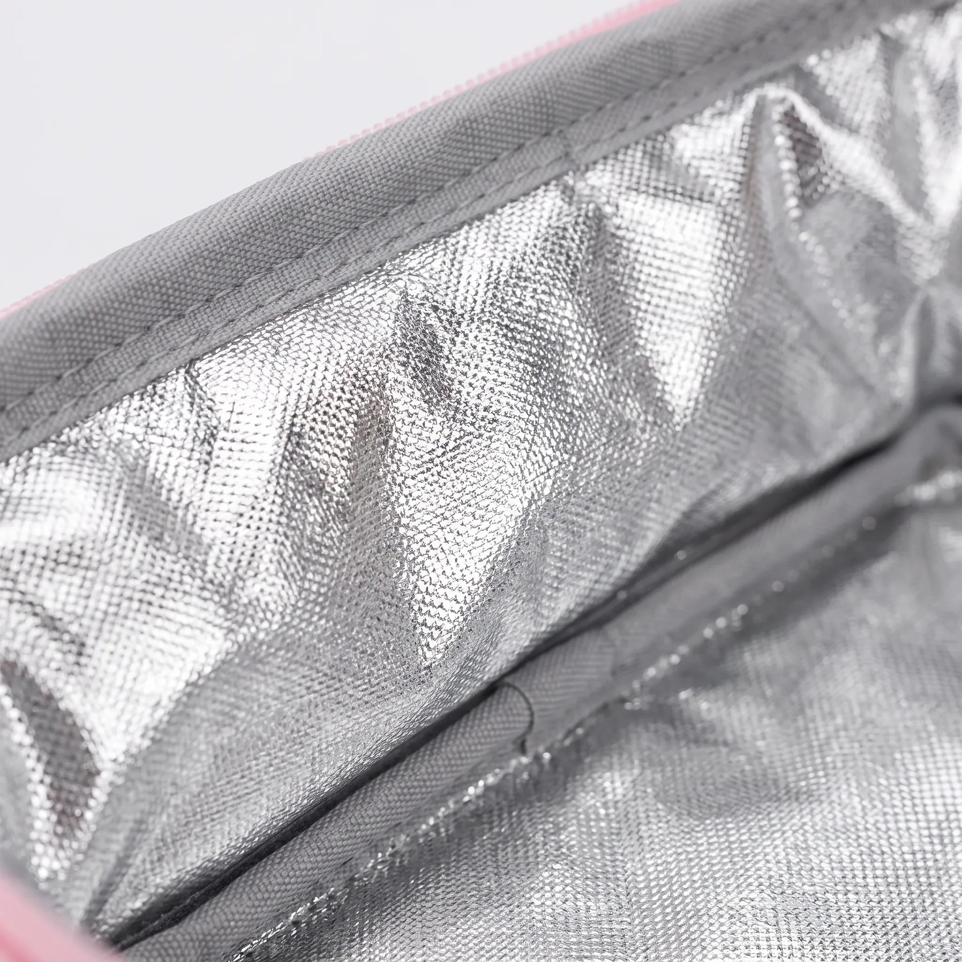 Isolierte Kühltasche Mit 3D-Motiv - Nibbleton