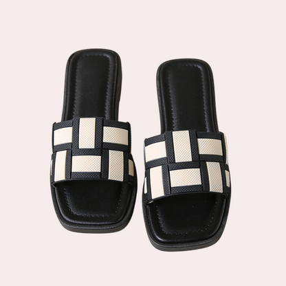 Schwarze Damen-Sandalen mit cremefarbenem Gittermuster, quadratische Zehenpartie, modisch.