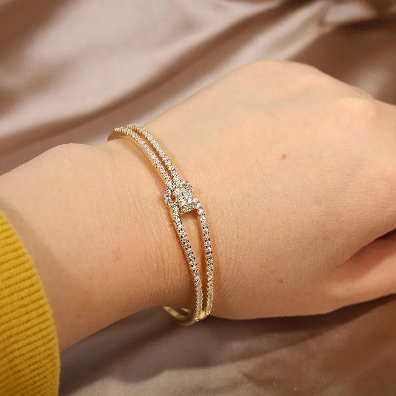 Kunstvoll Gestaltetes Armreif - GoldKnot