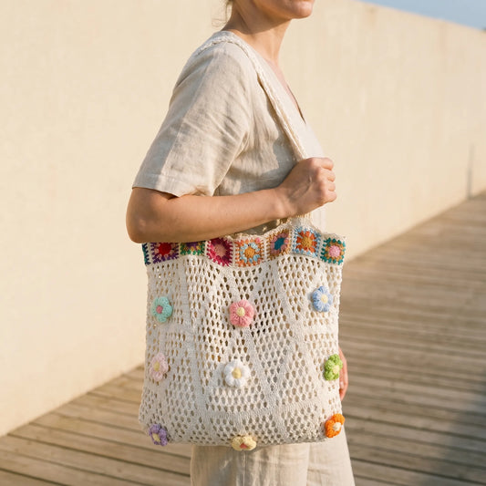 Legere Häkeltasche Mit Blumendetails - Florinta
