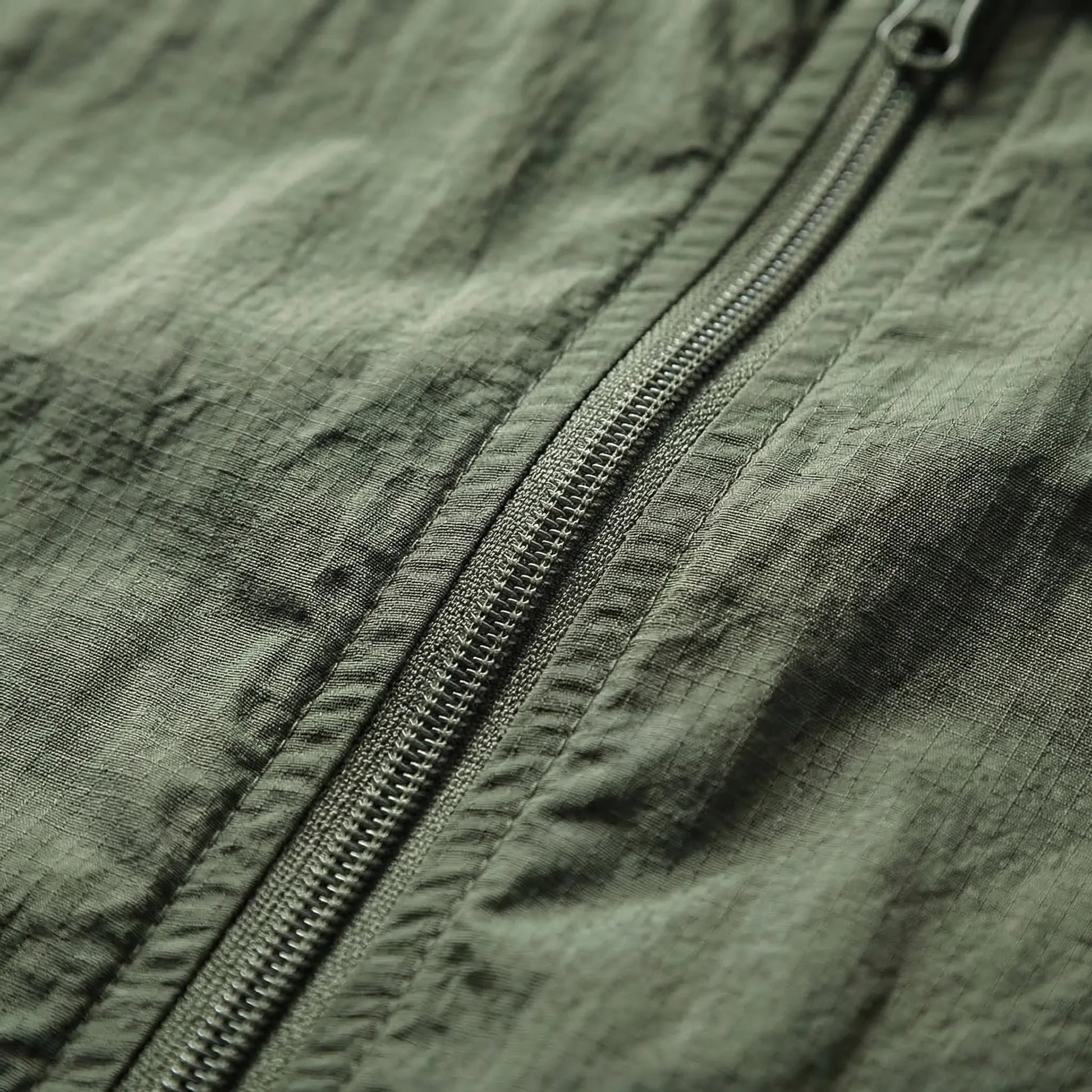 Leichter Windbreaker Mit Kapuze Im Taktischen Stil -  Velorak