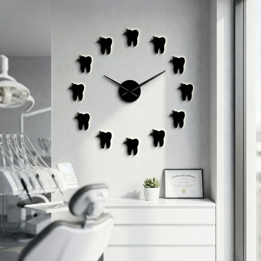 Moderne Wanduhr Mit Spiegeleffekt - DentiqueClock