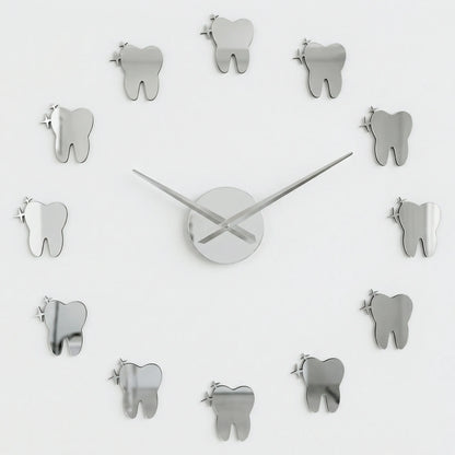 Moderne Wanduhr Mit Spiegeleffekt - DentiqueClock