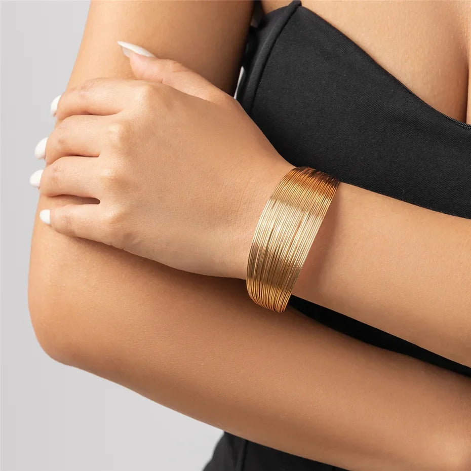 Modischer Manschettenarmreif - EleganceCuff