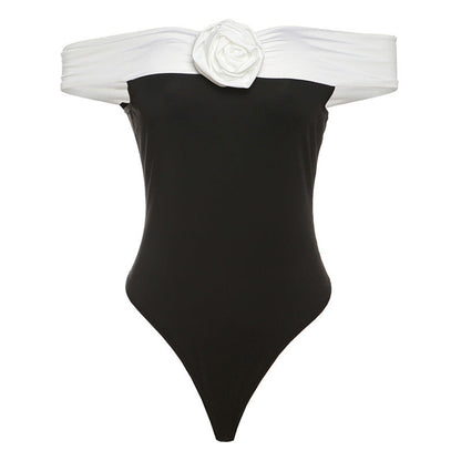 Trendiger Damen Badeanzug mit Schulterfrei-Design & Blumen-Details – Elena