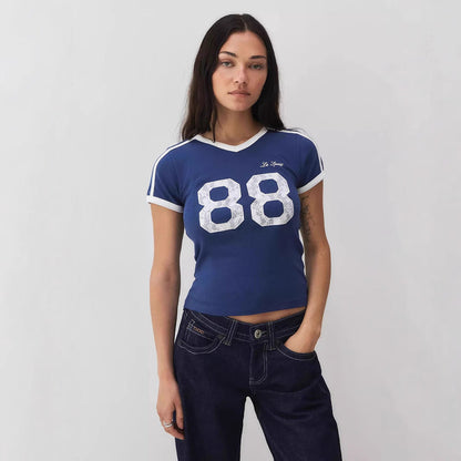 Trendy Damen T-Shirt mit Spitzendetail & Kontrast-Ärmeln – Yelina