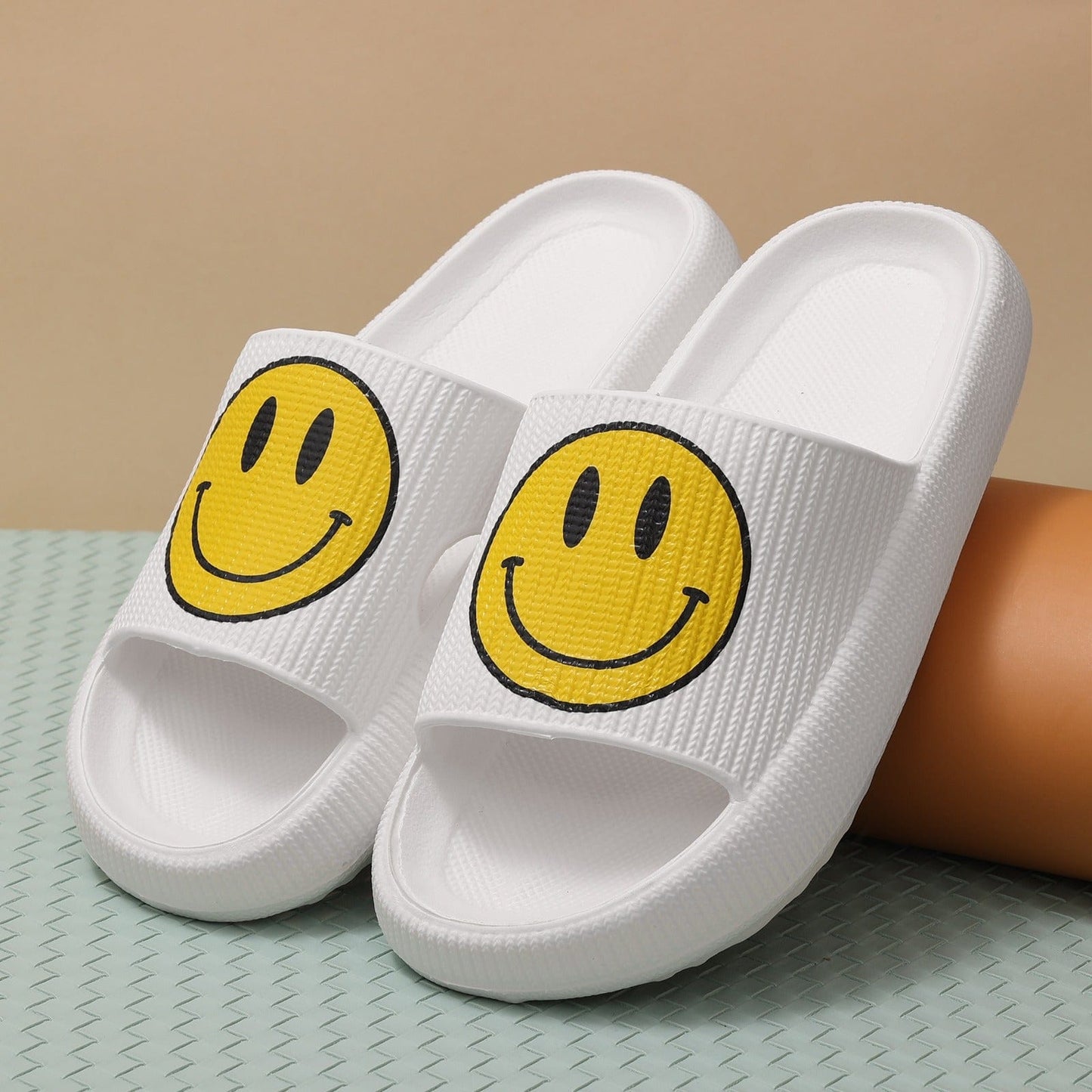 Komfortable Dämpfende Slippers - Nora