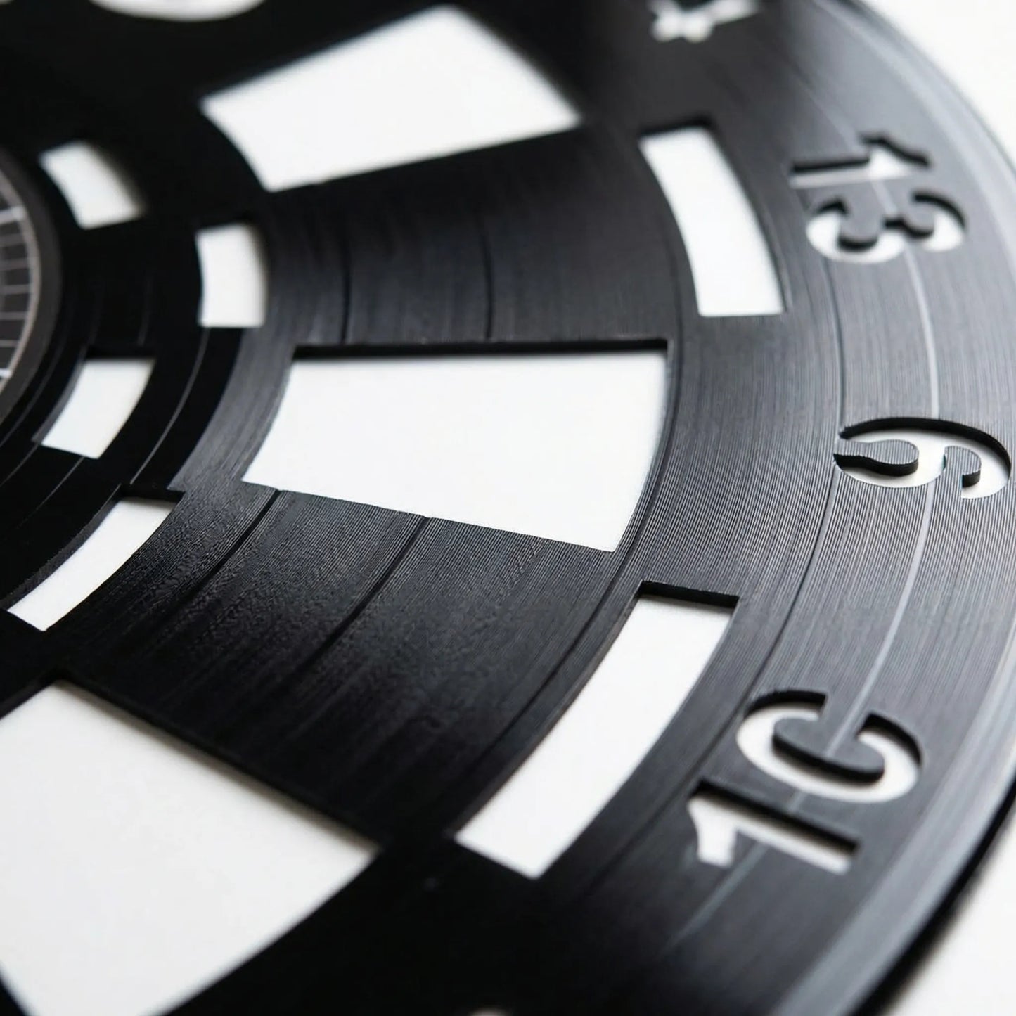 Runde Wanduhr Mit Dart-Motiv - Dartorio