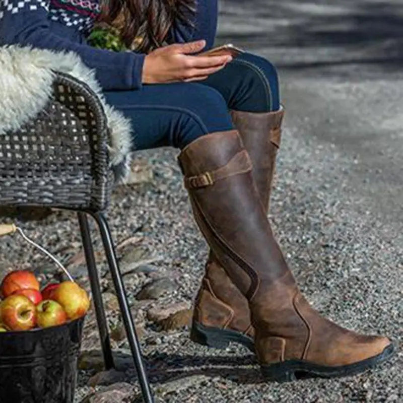 Orthopädische Stiefel mit Schnallendetails - Elena