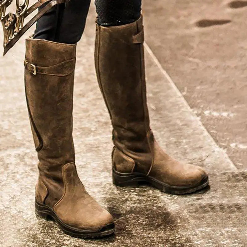 Orthopädische Stiefel mit Schnallendetails - Elena