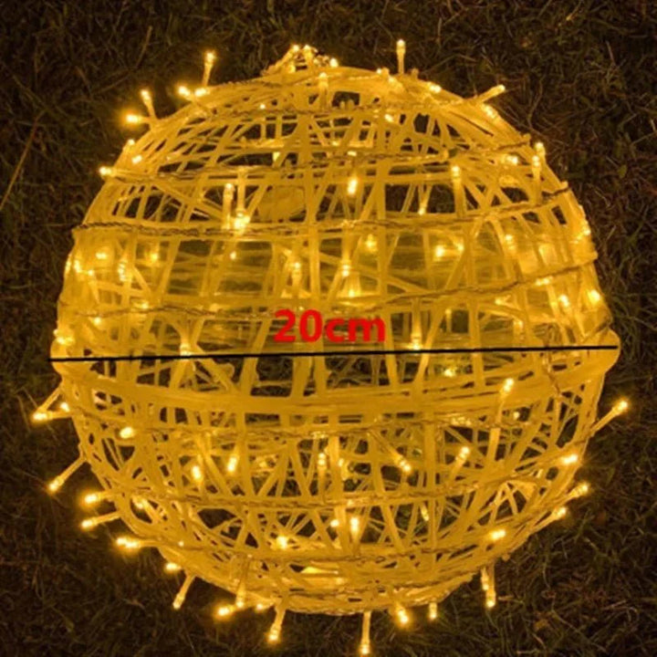 Stimmungsvolle LED-Lichtkugel für drinnen & draußen – Orbola