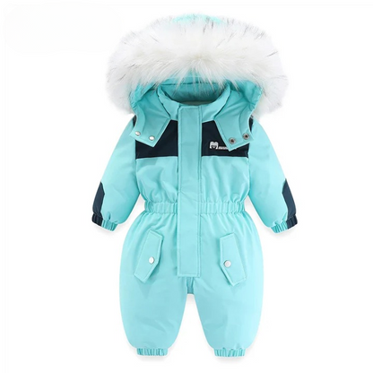 Baby-Winteroverall mit Kapuze, wasserdicht und warm gefüttert – Mila Winterzauber Edition