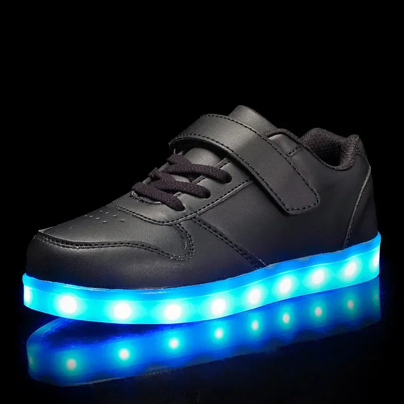 Kinder-LED-Sneaker mit Farbwechsel-Leuchteffekt beim Gehen