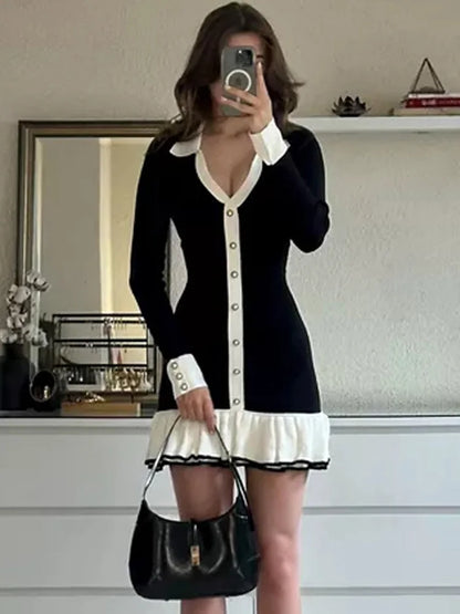 Strick-Minikleid mit Rückenausschnitt und Bandage-Design – Amira