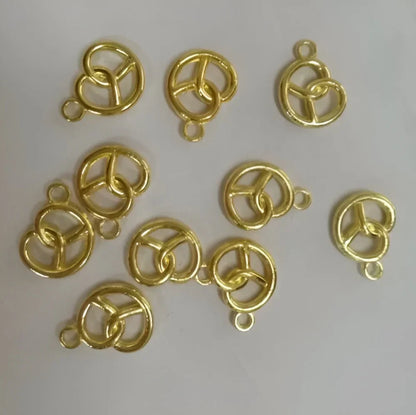 30 Stück Mini Brezel-Anhänger – BreznGlanz Charms Oktoberfest 2025