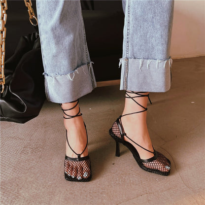 Pumps mit Spitzen-Optik – Céleste