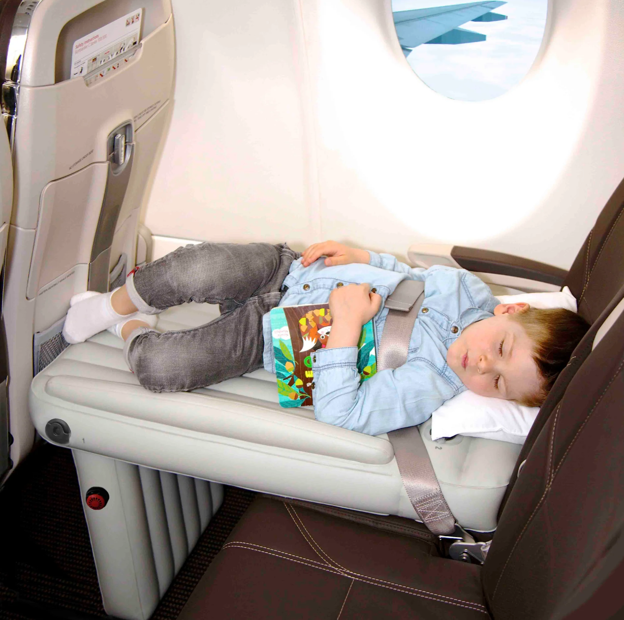 Aufblasbares Flugzeugbett – CloudNap