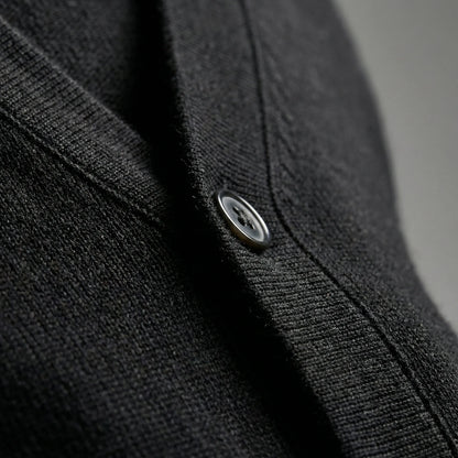 Schmal Geschnittene Strickjacke Mit Langen Ärmeln - Devin