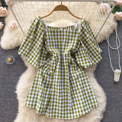 Modisches Damenkleid mit Karree-Ausschnitt & Puffärmeln – Selina
