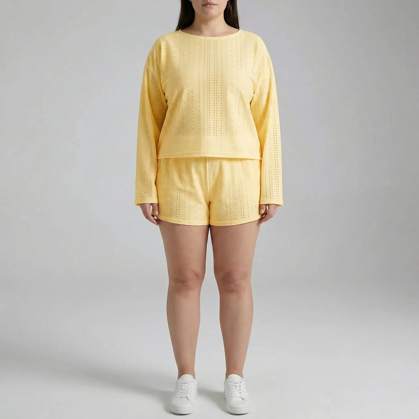 Set Aus Langarmshirt Mit Rundhalsausschnitt Und Shorts Für Große Größen - Charlene